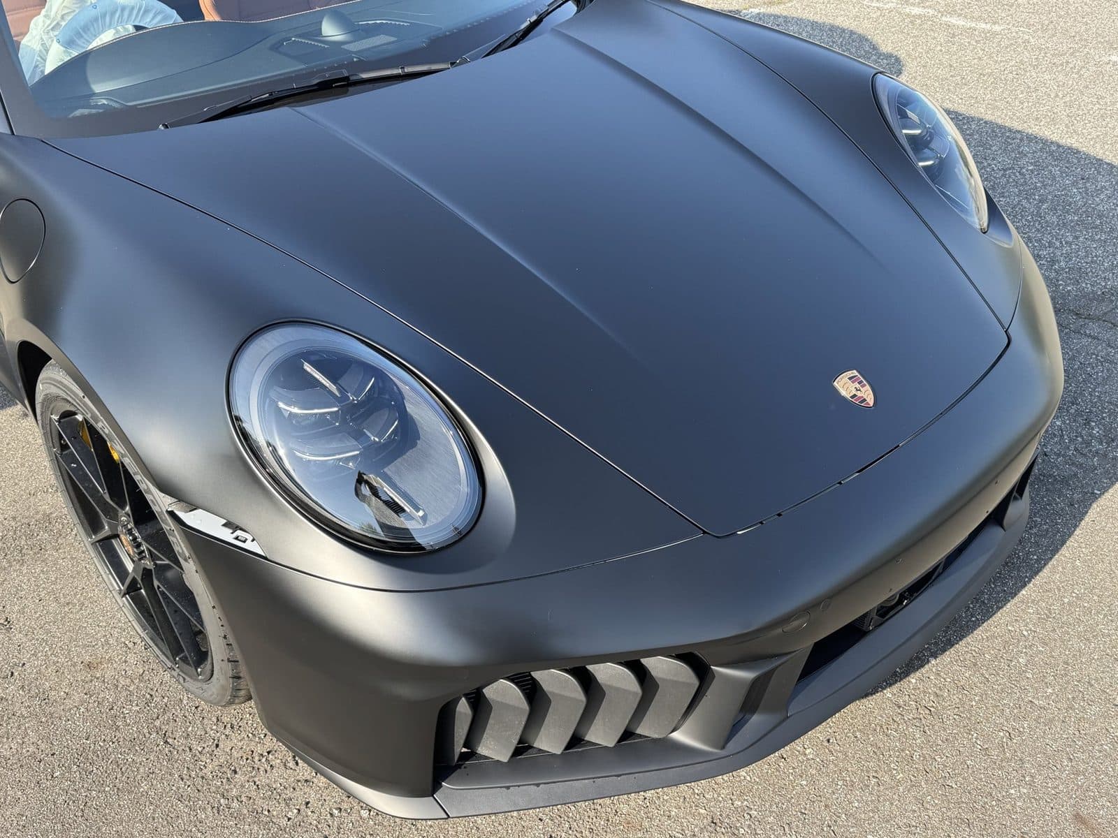 プロテクションフィルムを貼り終えた車|福井市 アニマートカーメンテナンス