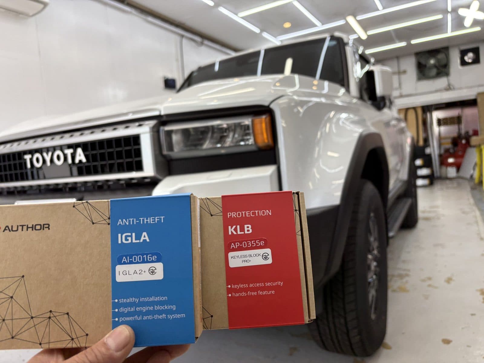 ランドクルーザー250(ホワイト)に IGLA2+・KLB PRO+ を取り付けたカーセキュリティ施工事例|福井市 アニマートカーメンテナンス