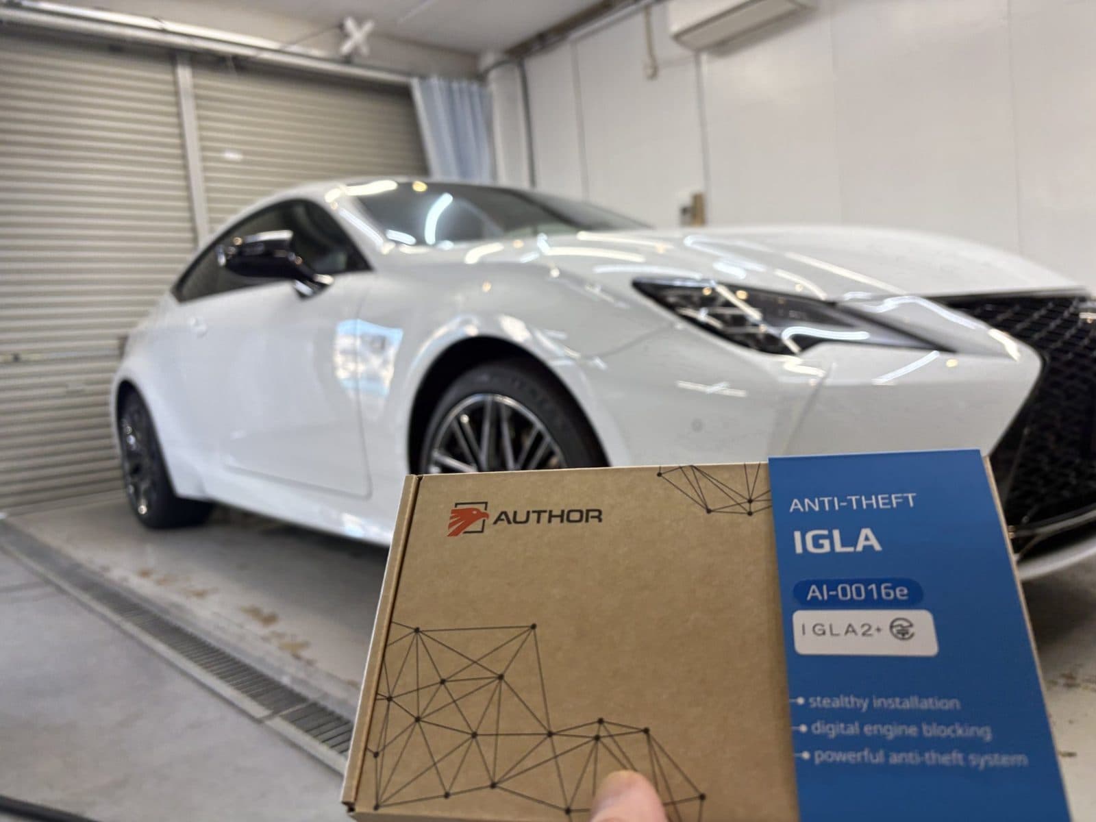 レクサス RC F(ホワイト)に IGLA2+ を取り付けたカーセキュリティ施工事例|福井市 アニマートカーメンテナンス